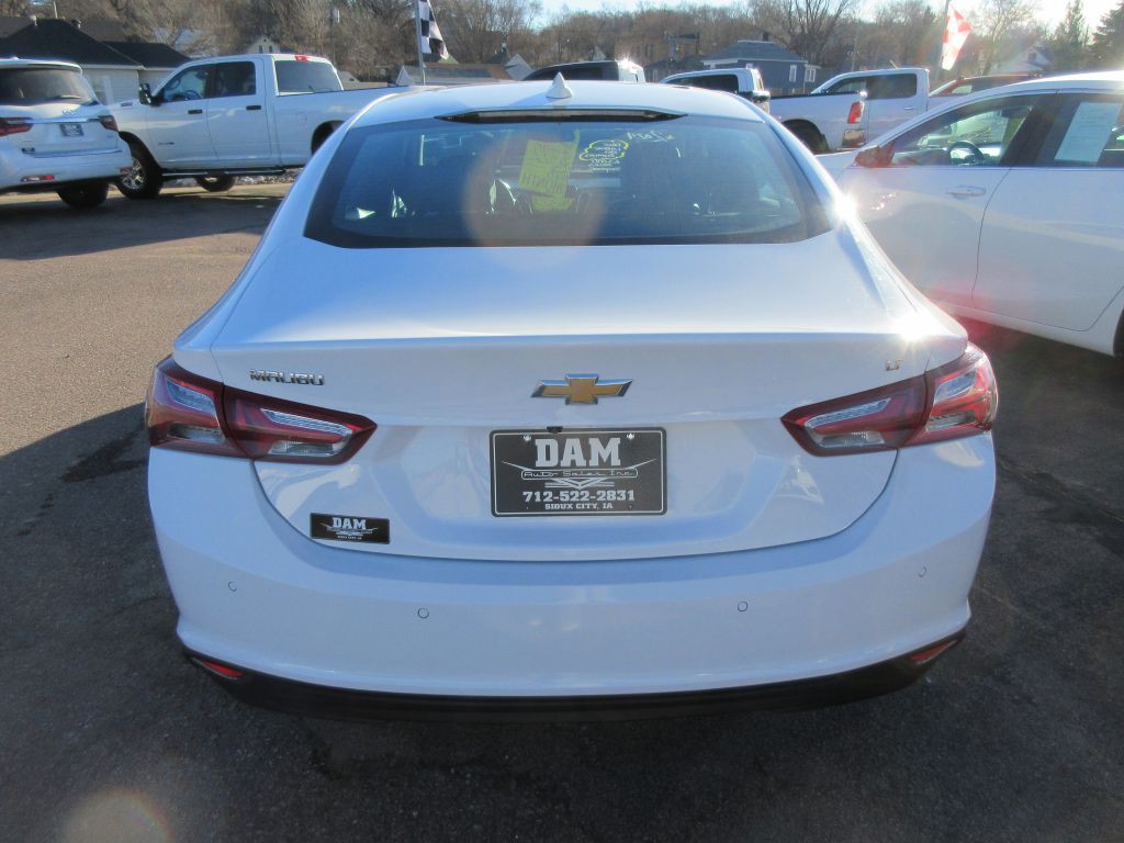 2024 Chevrolet Malibu Image 4