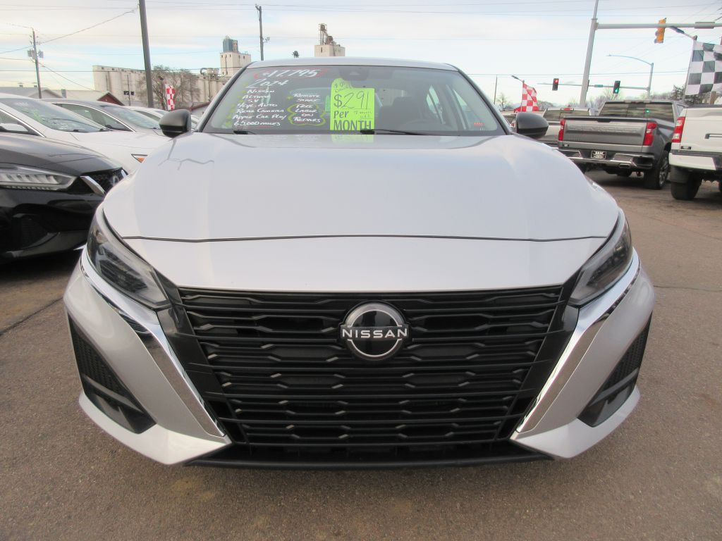 2024 Nissan Altima Image 7