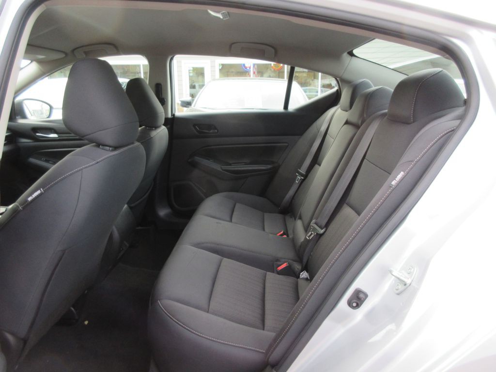 2024 Nissan Altima Image 9