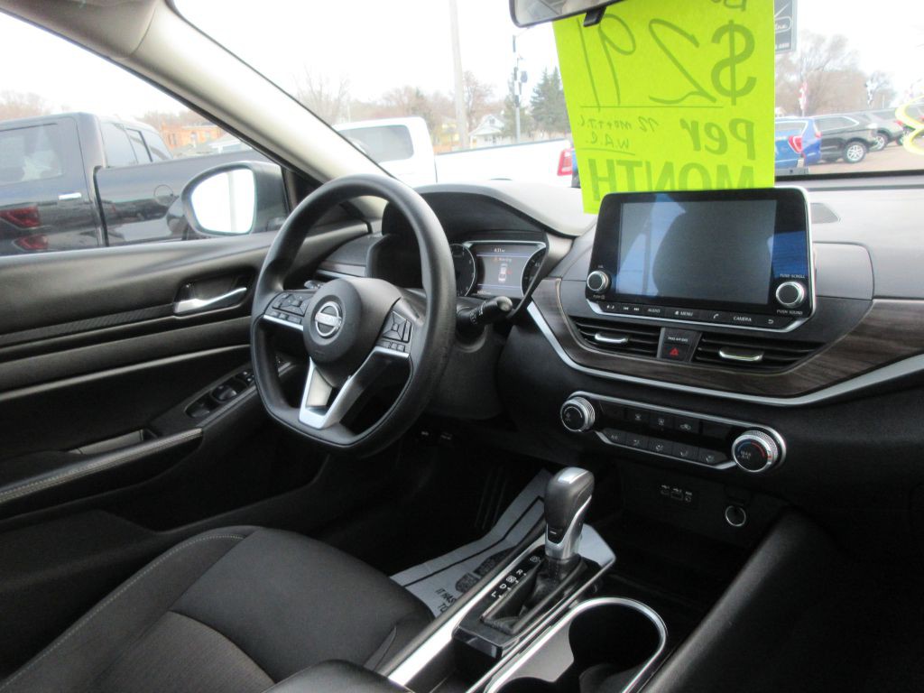 2024 Nissan Altima Image 12