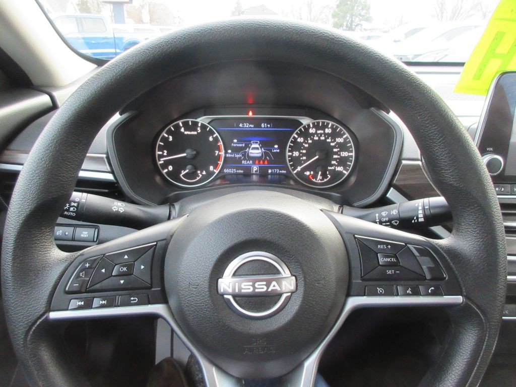 2024 Nissan Altima Image 14