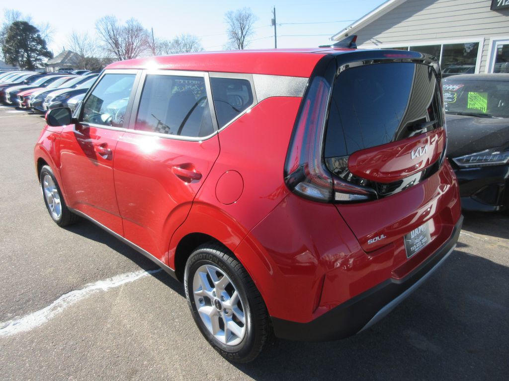2024 Kia Soul Image 3