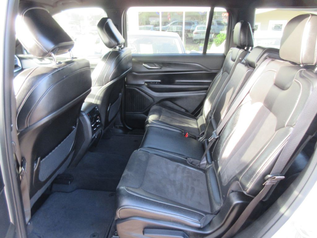 2024 Jeep Grand Cherokee Image 9