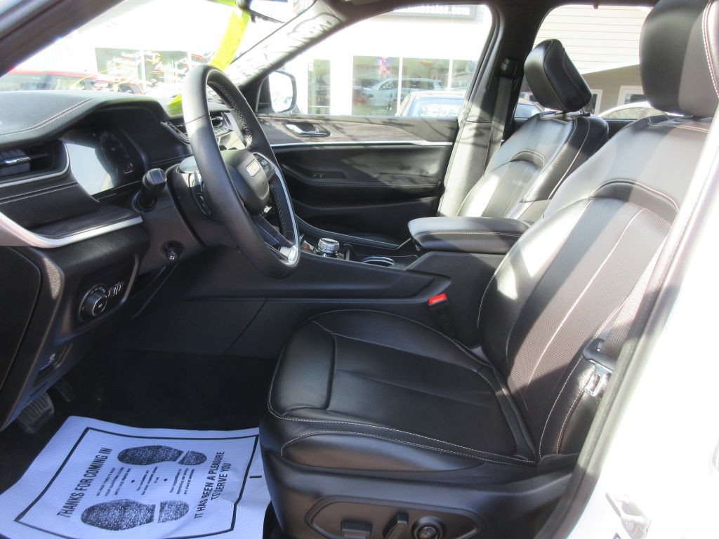 2024 Jeep Grand Cherokee Image 8