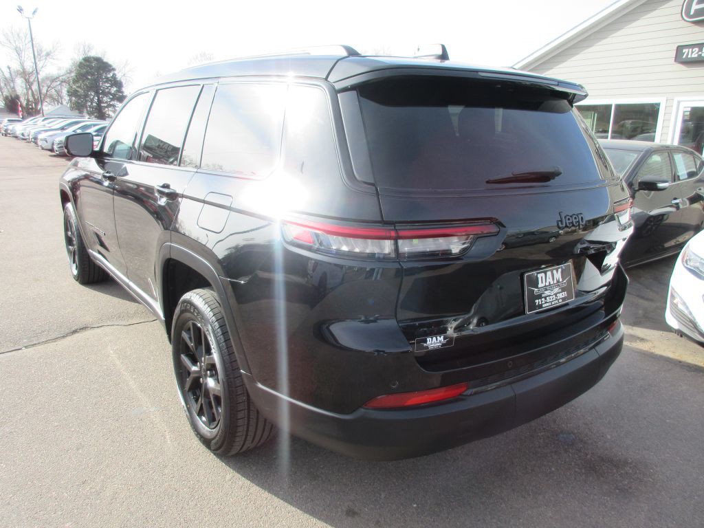 2024 Jeep Grand Cherokee Image 3