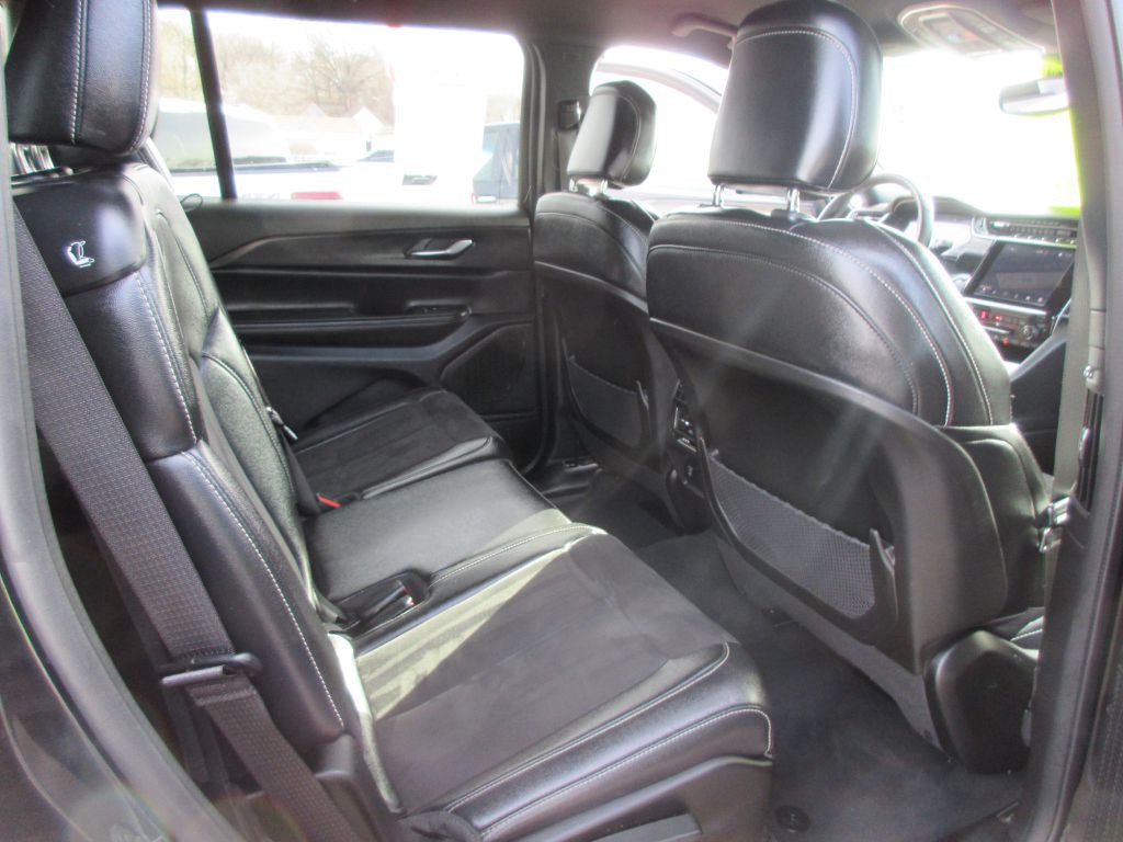 2024 Jeep Grand Cherokee Image 11