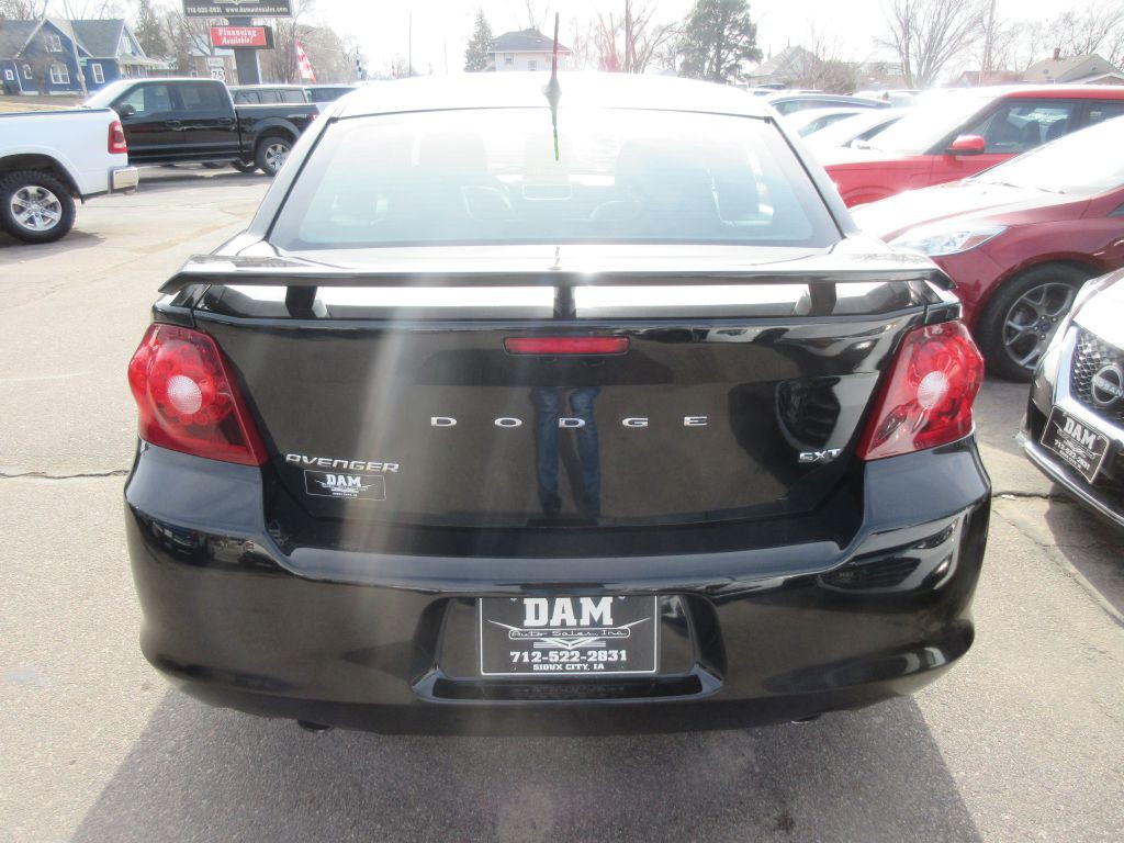 2014 Dodge Avenger Image 4