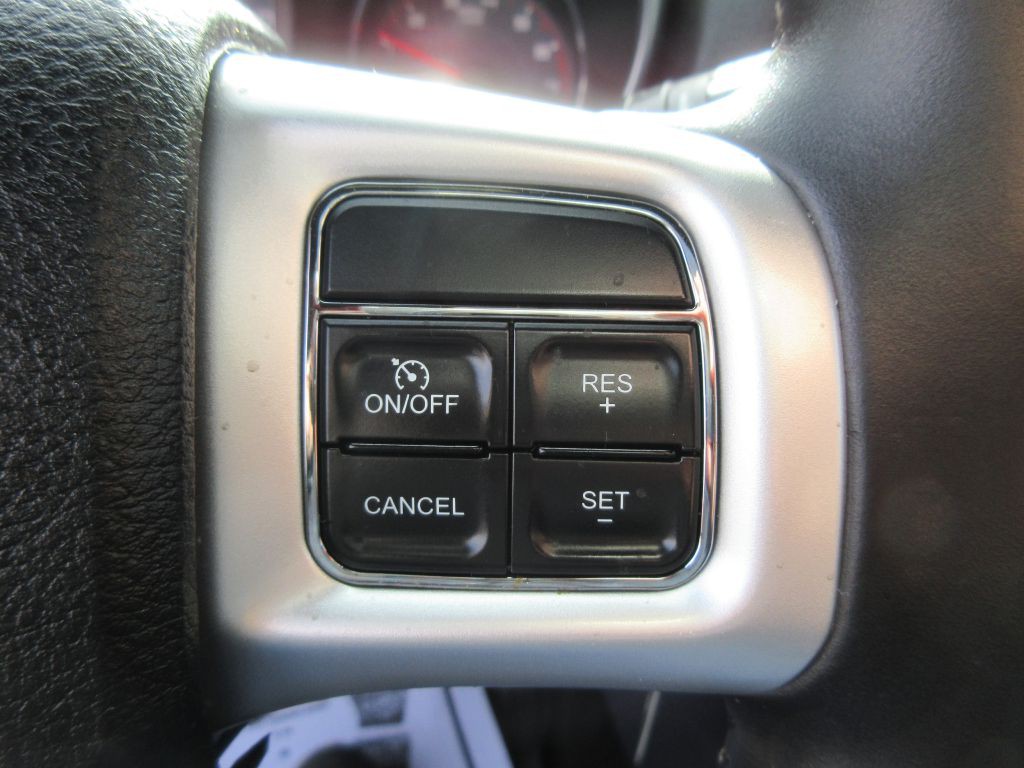 2014 Dodge Avenger Image 16