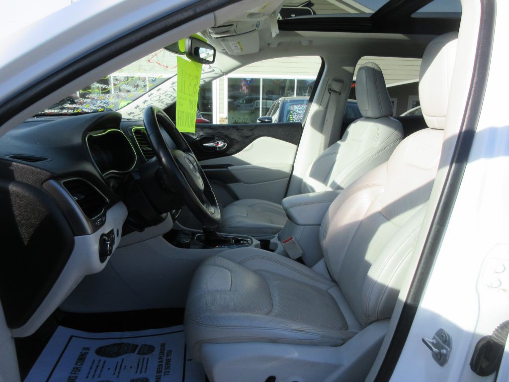 2020 Jeep Cherokee Image 8