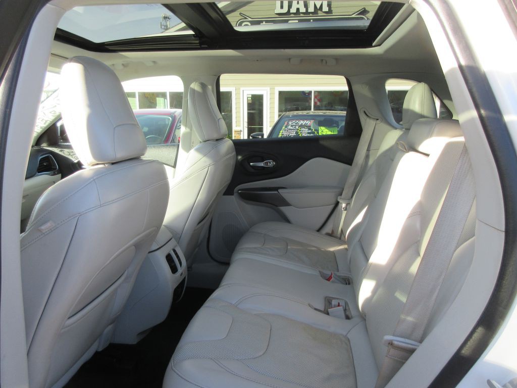 2020 Jeep Cherokee Image 9