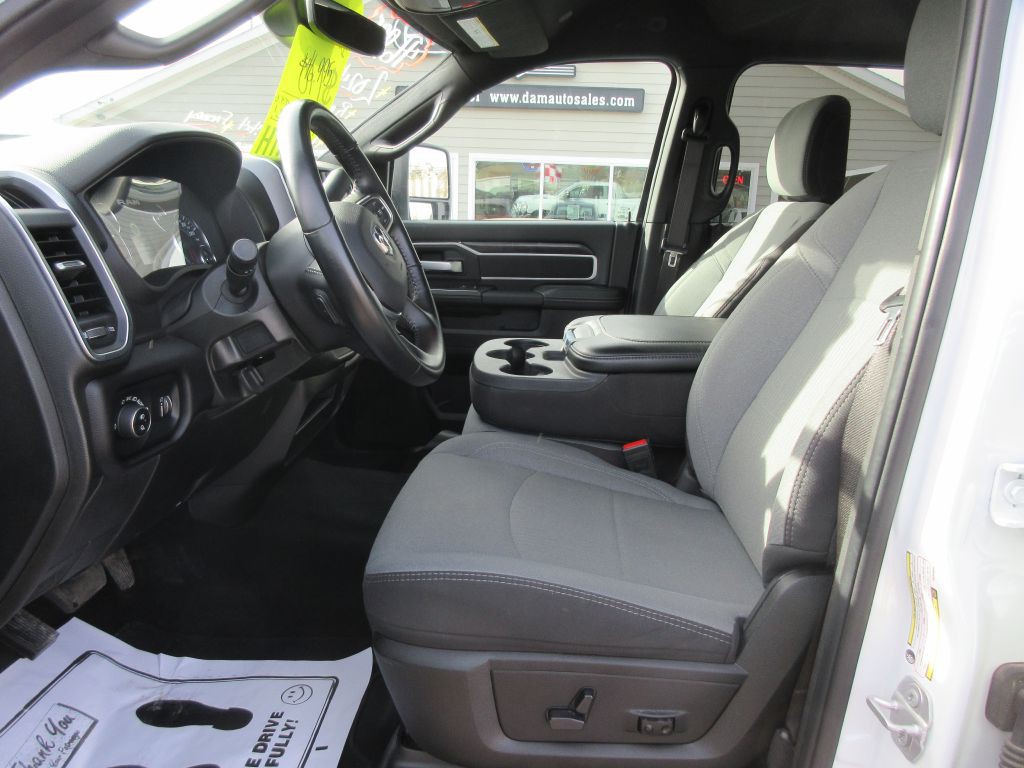 2024 RAM 2500 Image 8