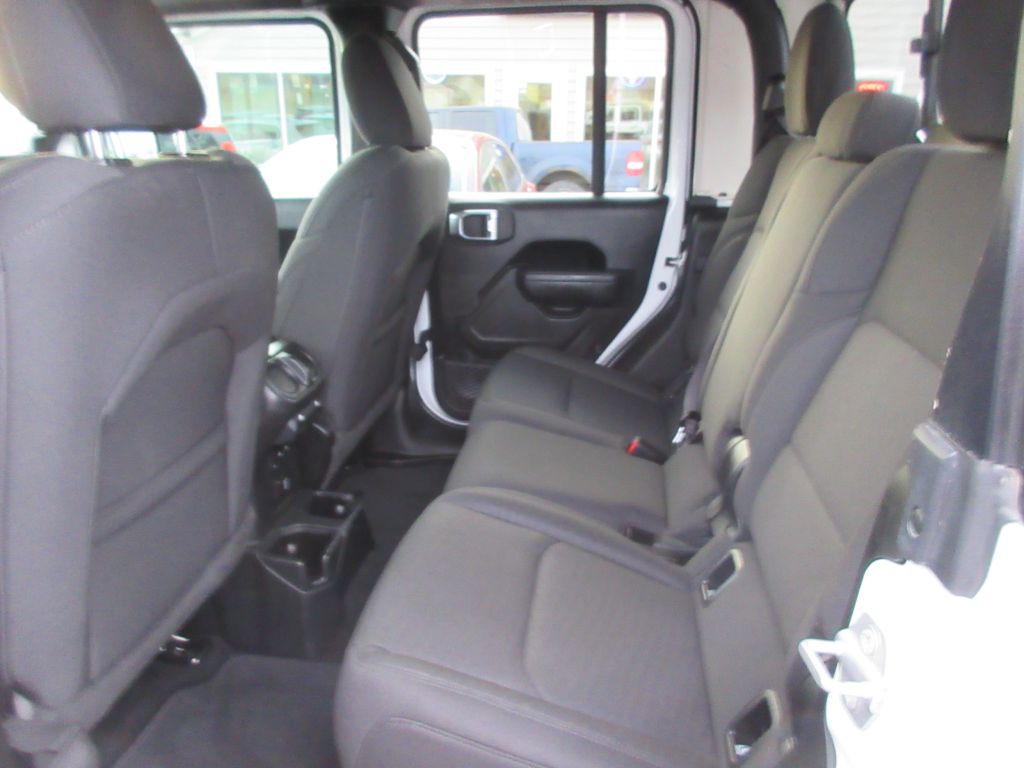 2022 Jeep Gladiator Image 9