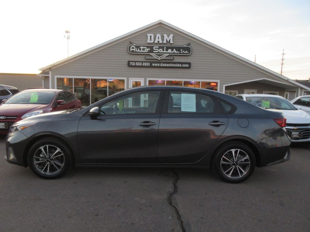 2024 Kia Forte Image 2