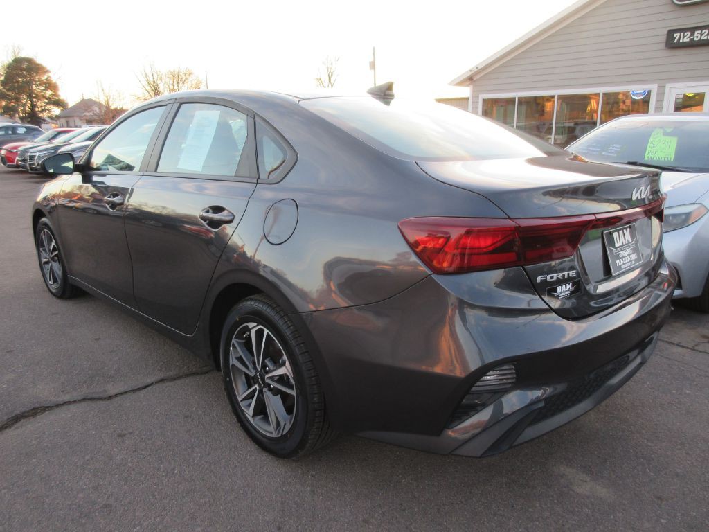 2024 Kia Forte Image 3