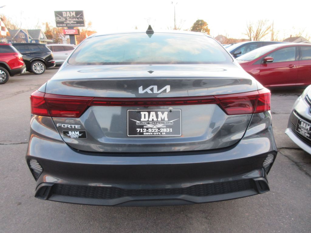 2024 Kia Forte Image 4