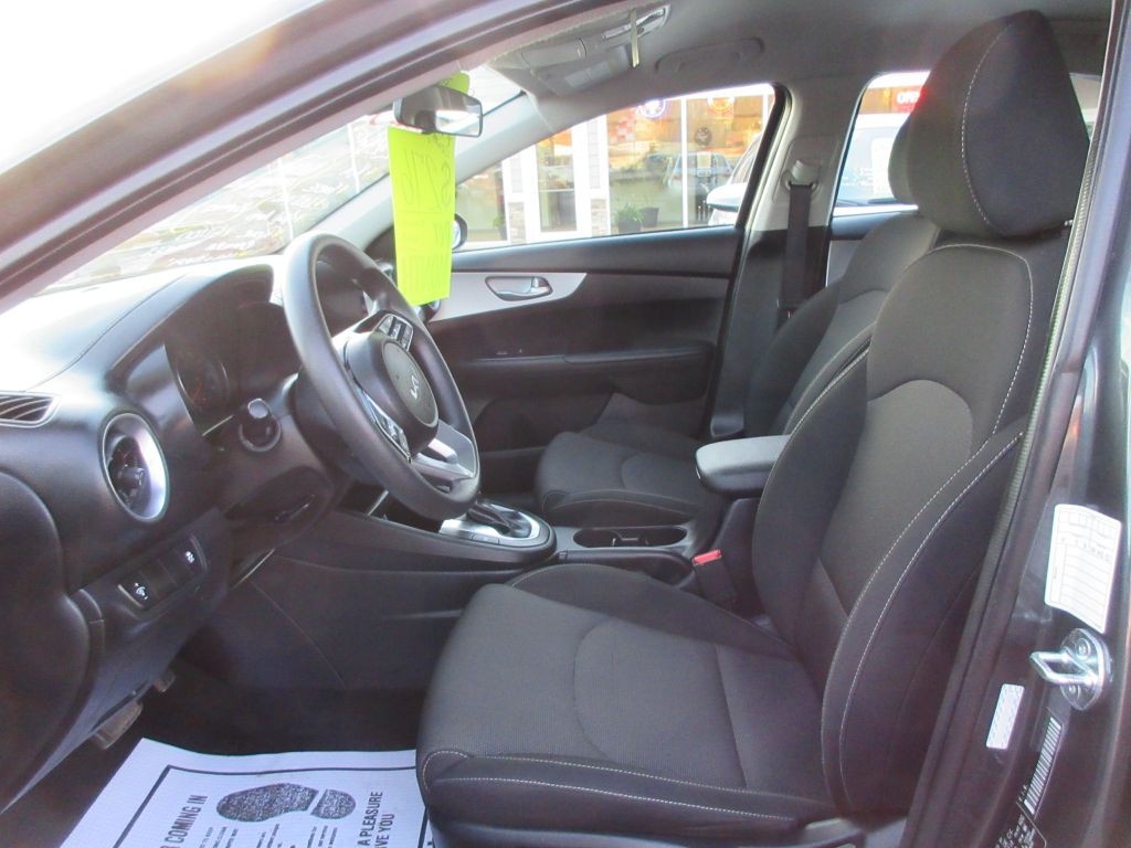 2024 Kia Forte Image 8