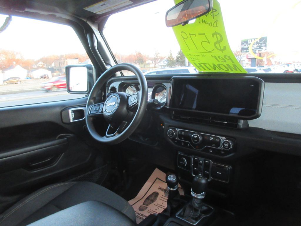 2024 Jeep Gladiator Image 12