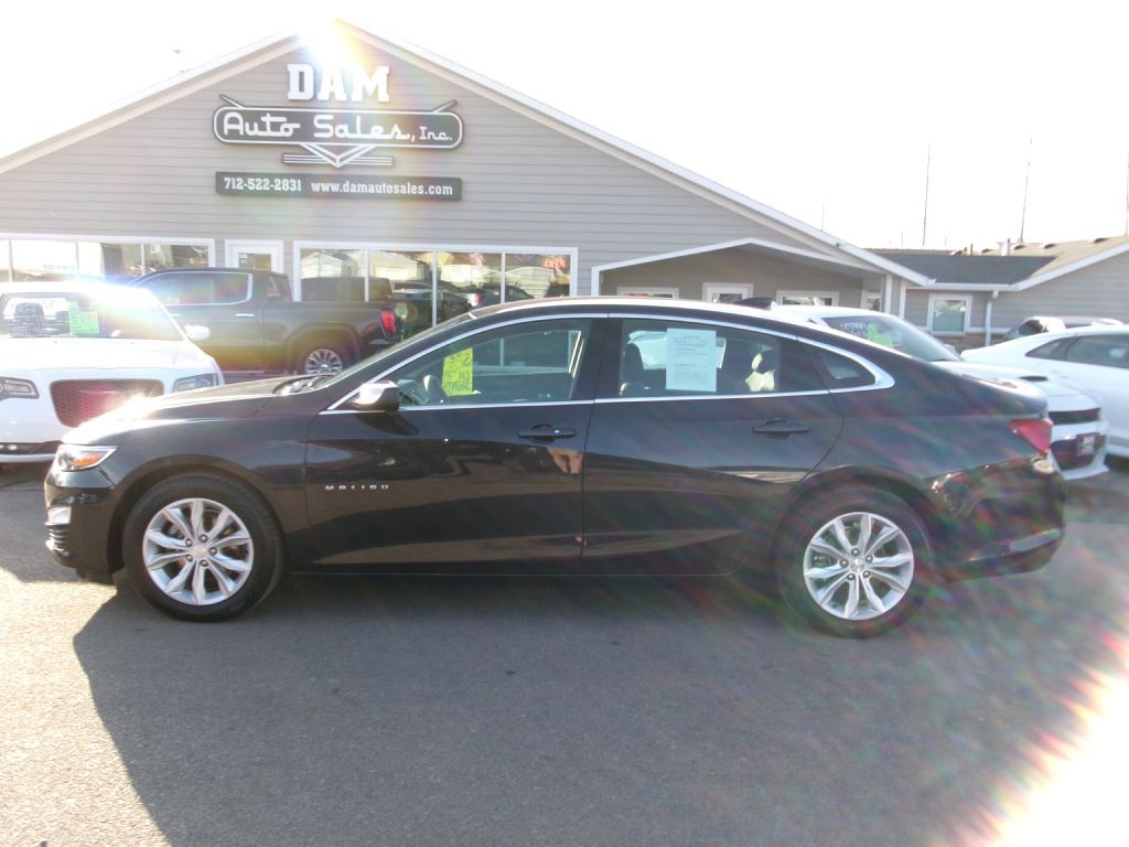 2023 Chevrolet Malibu Image 2