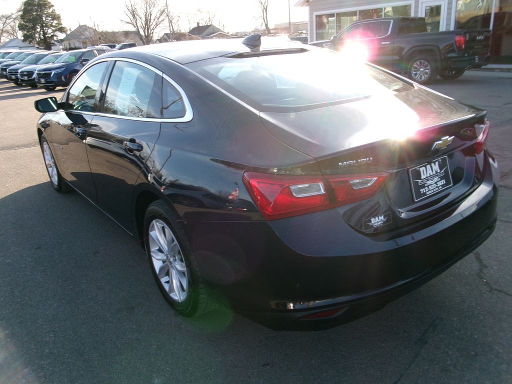2023 Chevrolet Malibu Image 3