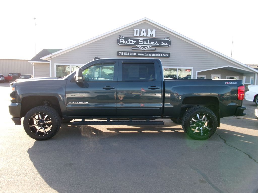 2017 Chevrolet Silverado 1500 Image 2