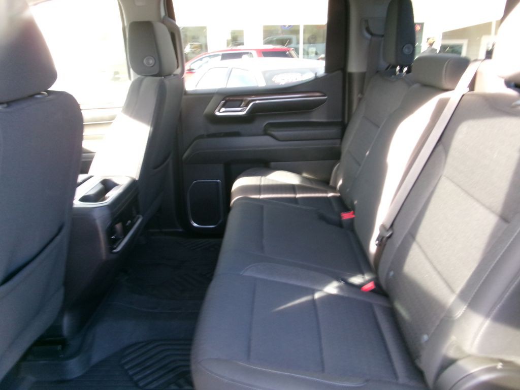 2023 Chevrolet Silverado 1500 Image 9