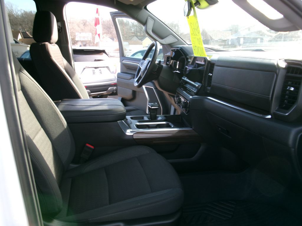 2023 Chevrolet Silverado 1500 Image 11