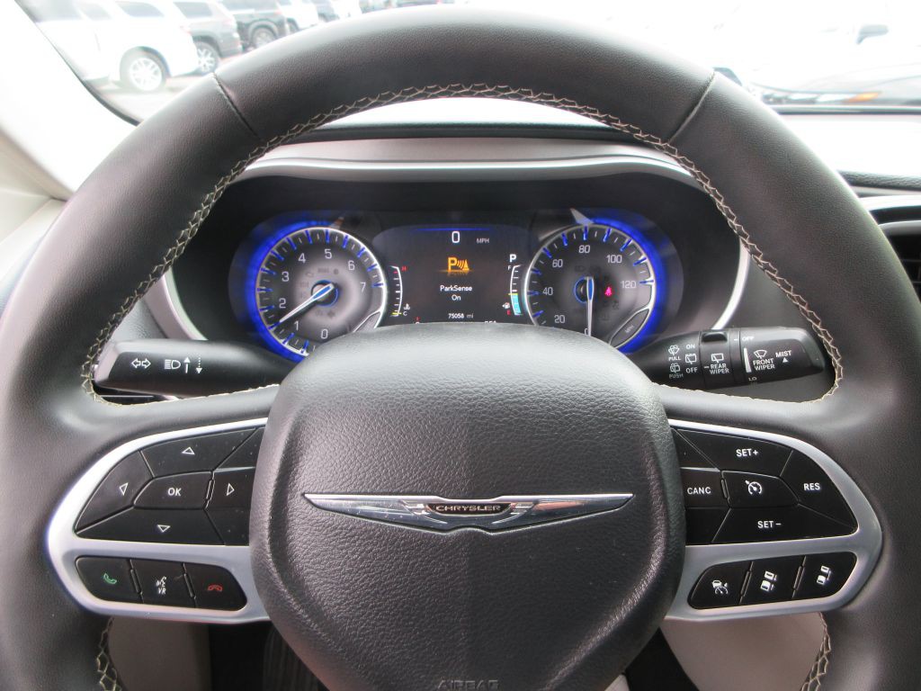 2024 Chrysler Pacifica Image 15