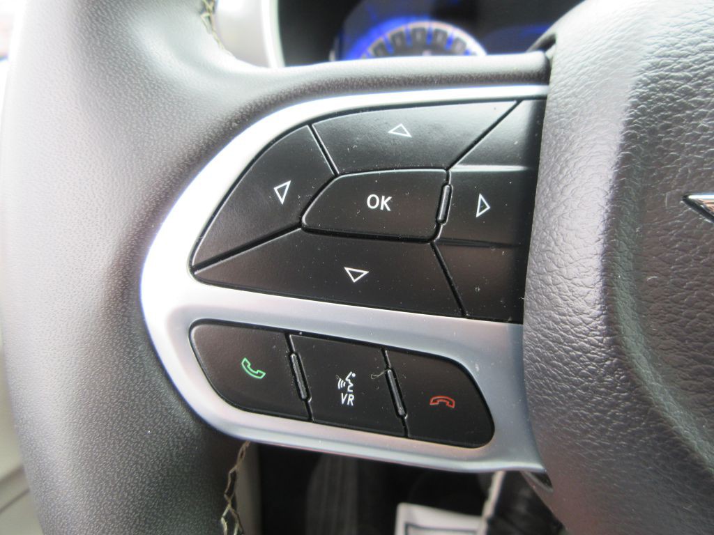 2024 Chrysler Pacifica Image 17