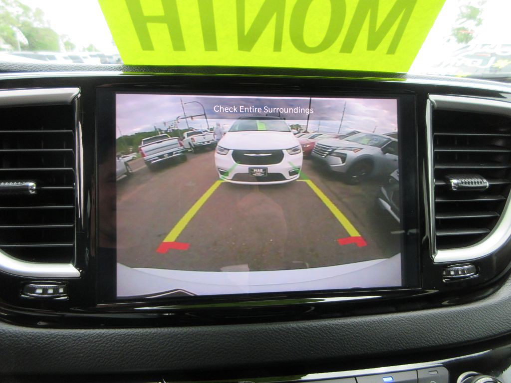 2024 Chrysler Pacifica Image 20