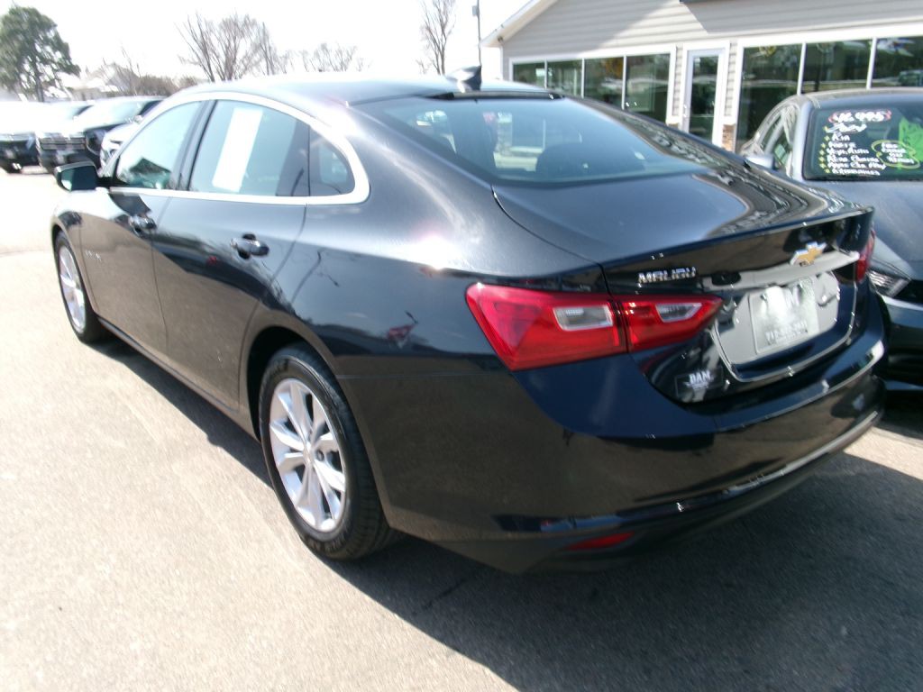 2023 Chevrolet Malibu Image 3