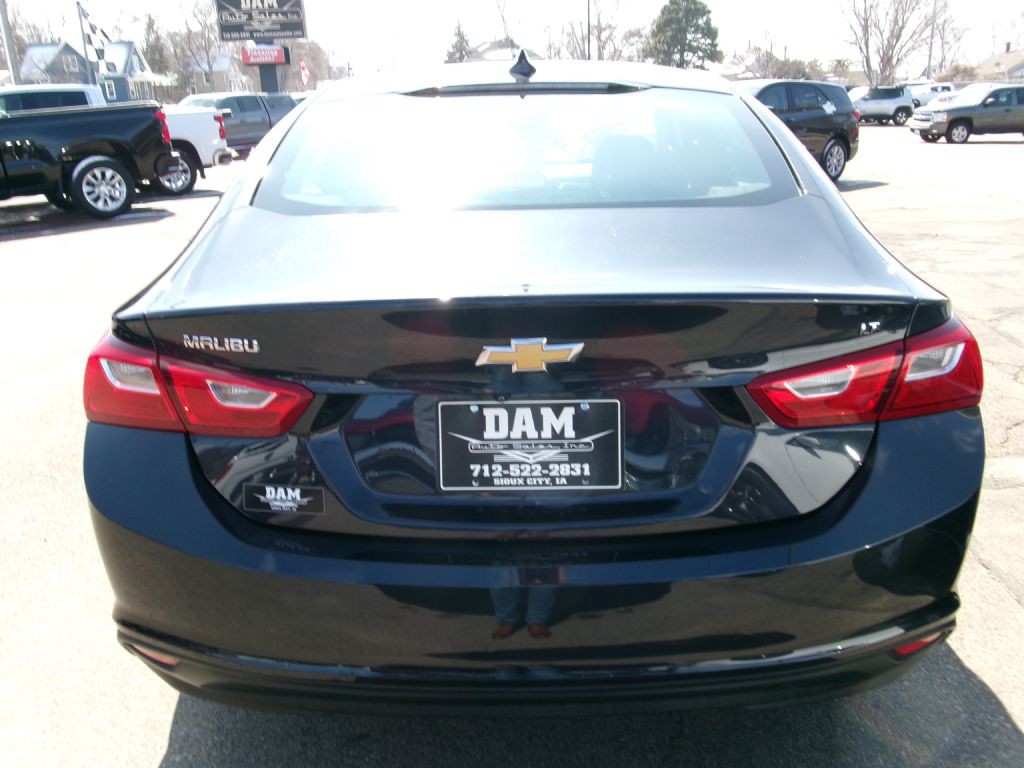 2023 Chevrolet Malibu Image 4