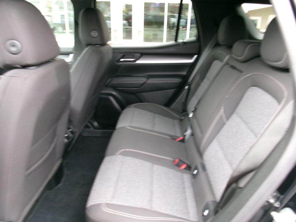 2025 GMC Terrain Image 9