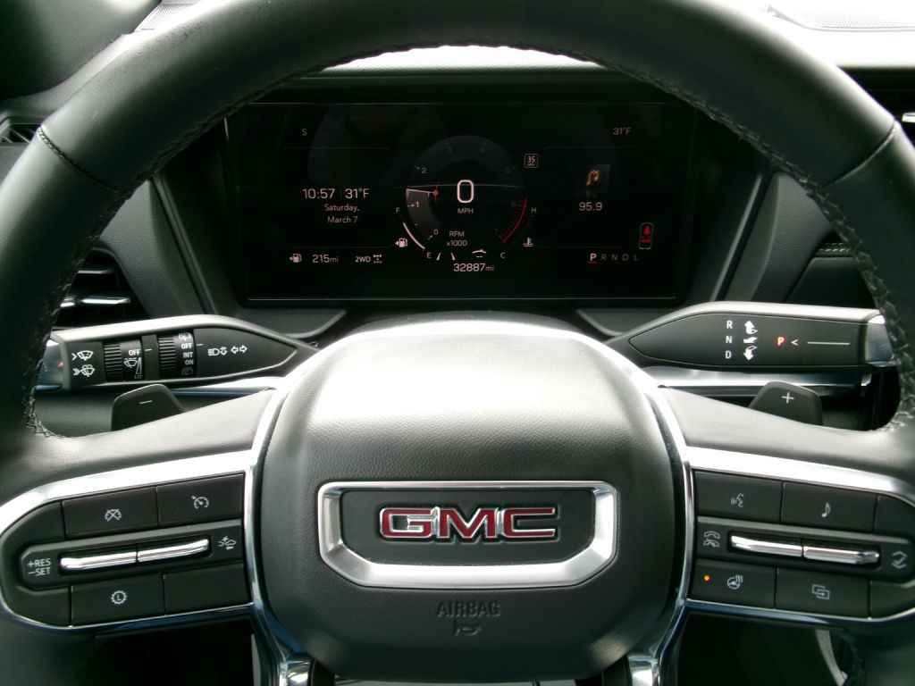 2025 GMC Terrain Image 12