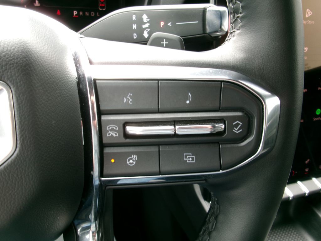 2025 GMC Terrain Image 16