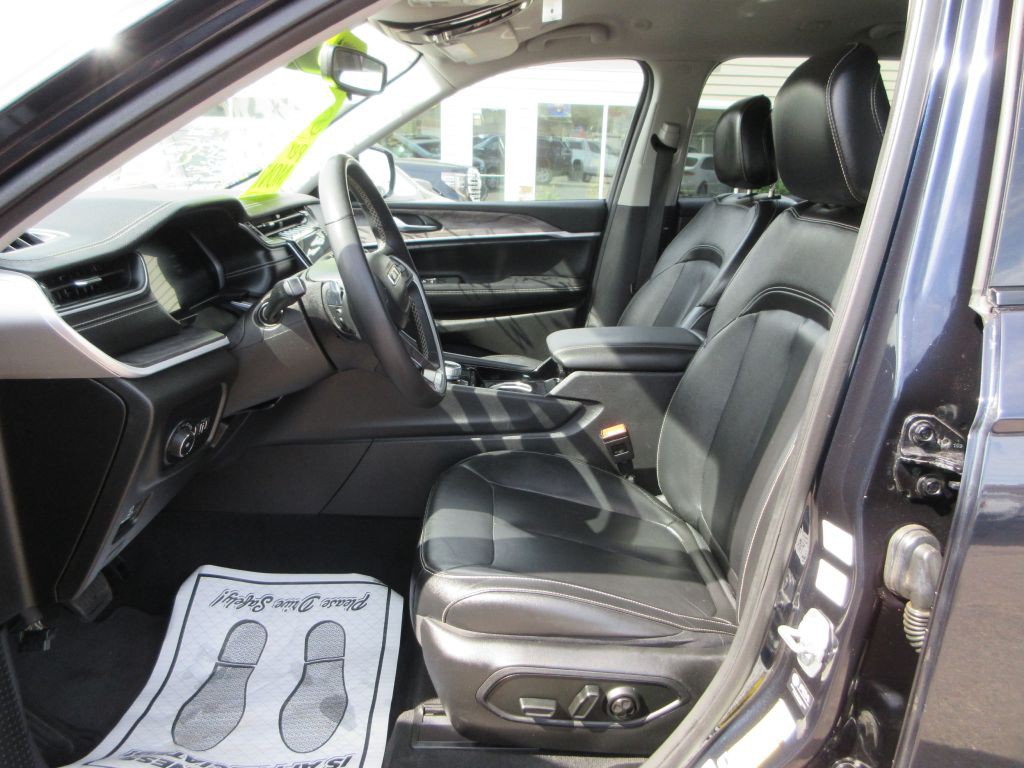 2023 Jeep Grand Cherokee Image 8