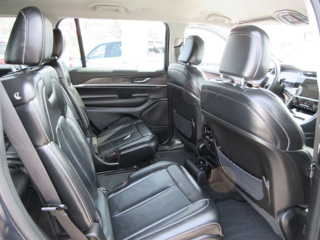 2023 Jeep Grand Cherokee Image 11