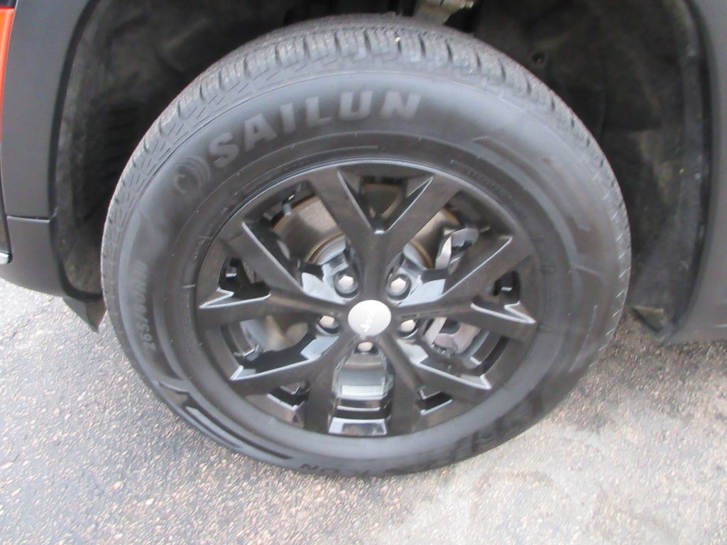 2023 Jeep Grand Cherokee Image 24