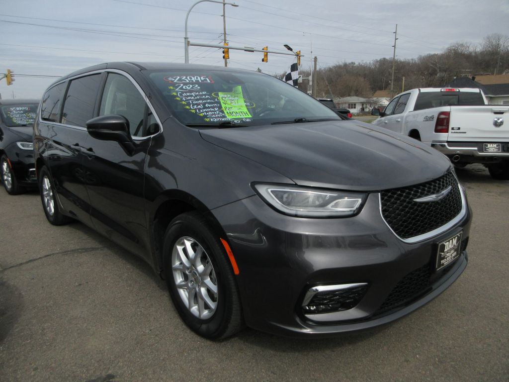 2023 Chrysler Pacifica Image 5