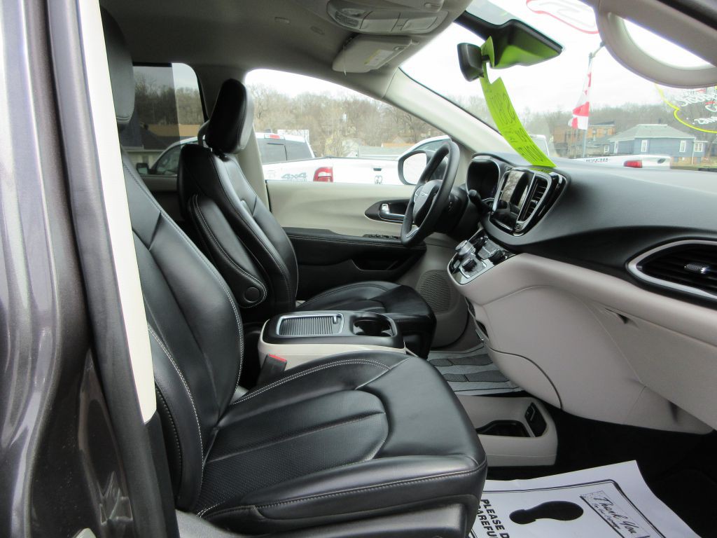 2023 Chrysler Pacifica Image 10