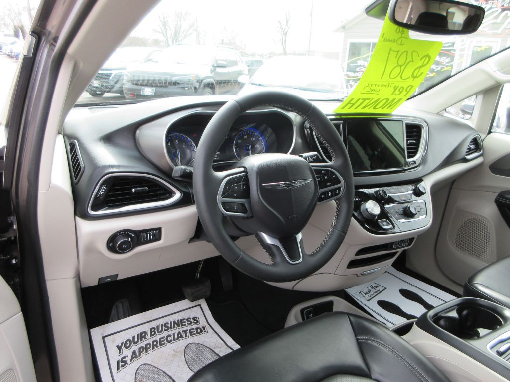 2023 Chrysler Pacifica Image 14