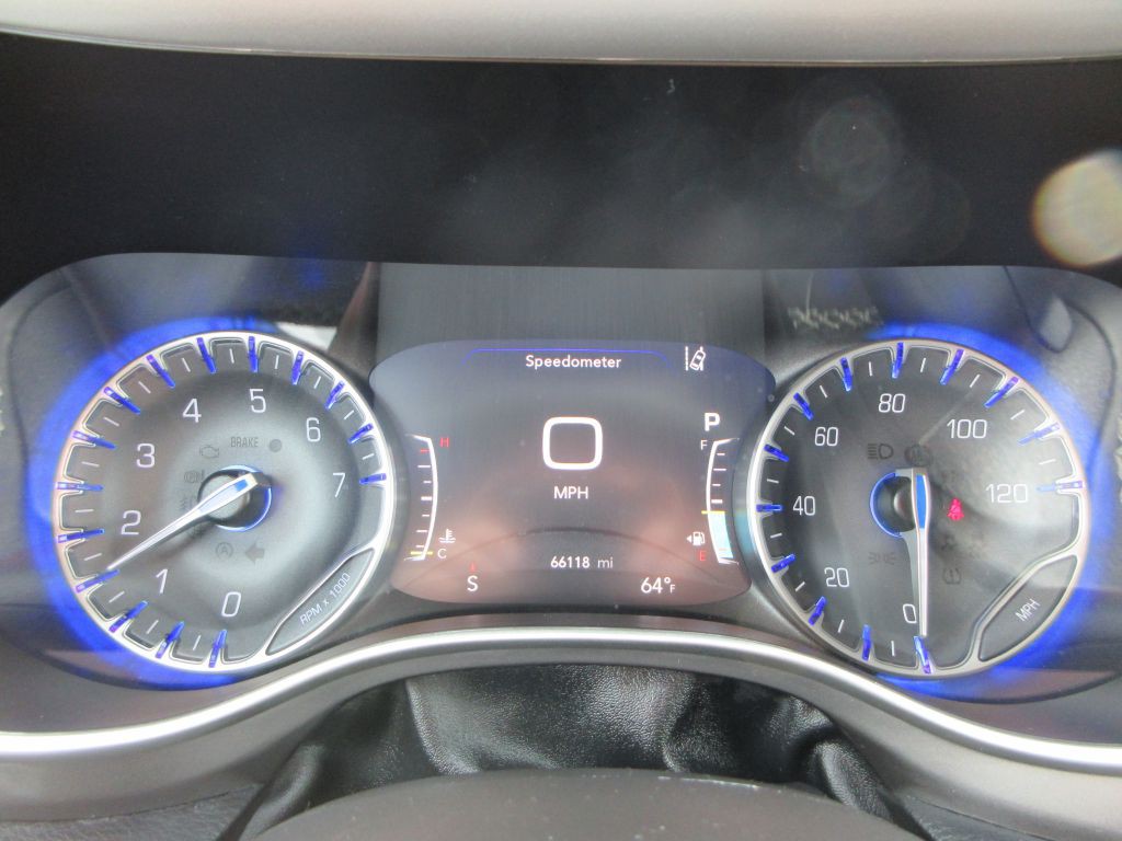 2023 Chrysler Pacifica Image 16