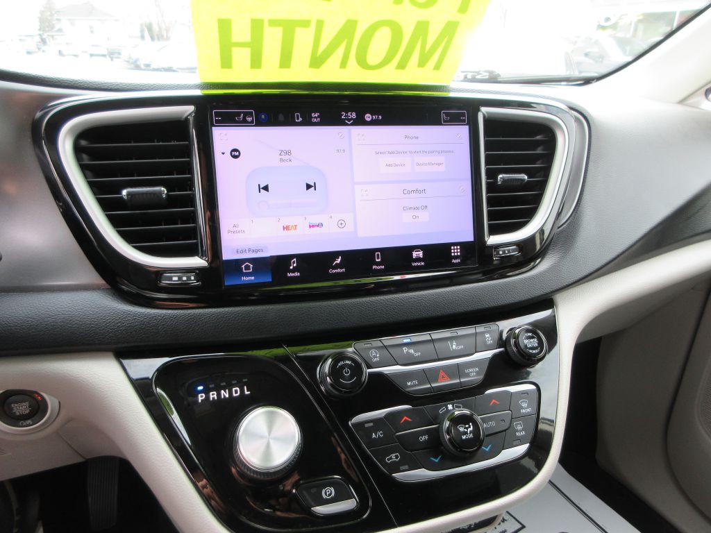 2023 Chrysler Pacifica Image 19