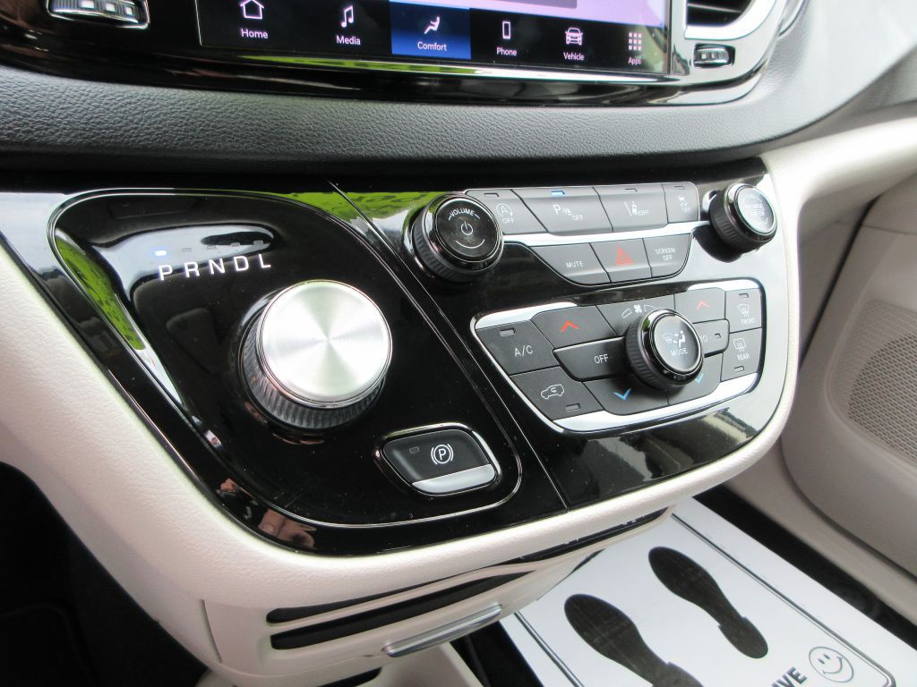 2023 Chrysler Pacifica Image 22