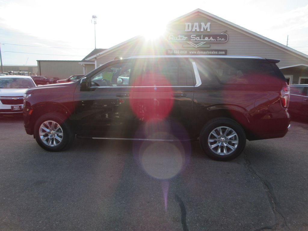 2023 Chevrolet Suburban Image 2