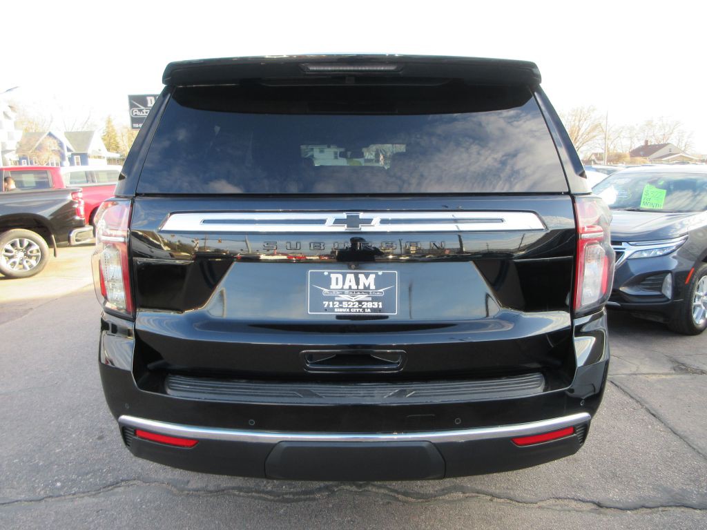 2023 Chevrolet Suburban Image 4
