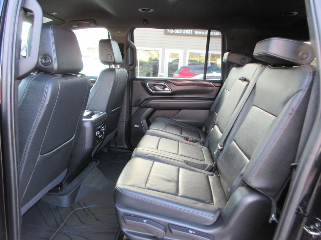 2023 Chevrolet Suburban Image 9