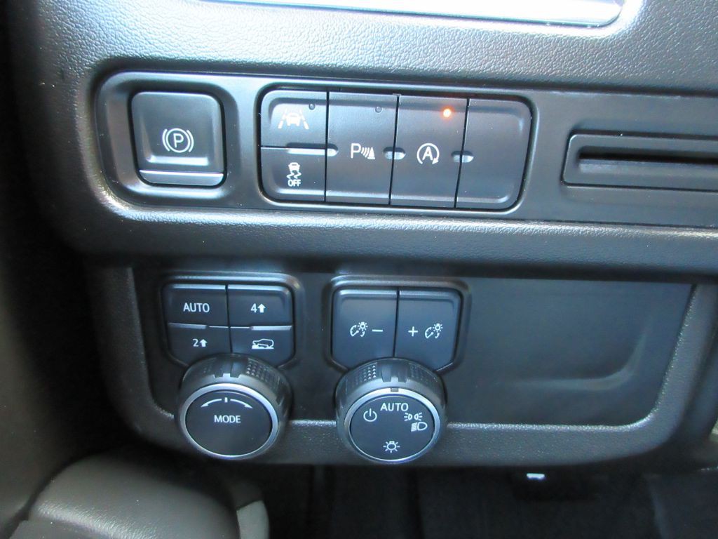 2023 Chevrolet Suburban Image 18