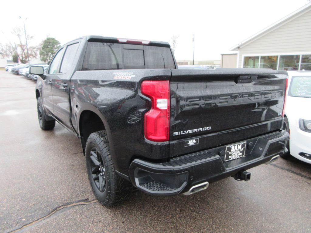 2021 Chevrolet Silverado 1500 Image 3