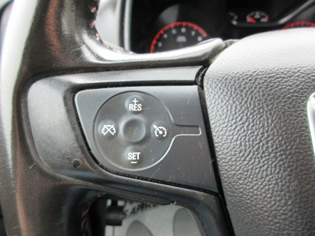 2016 GMC Canyon Image 16