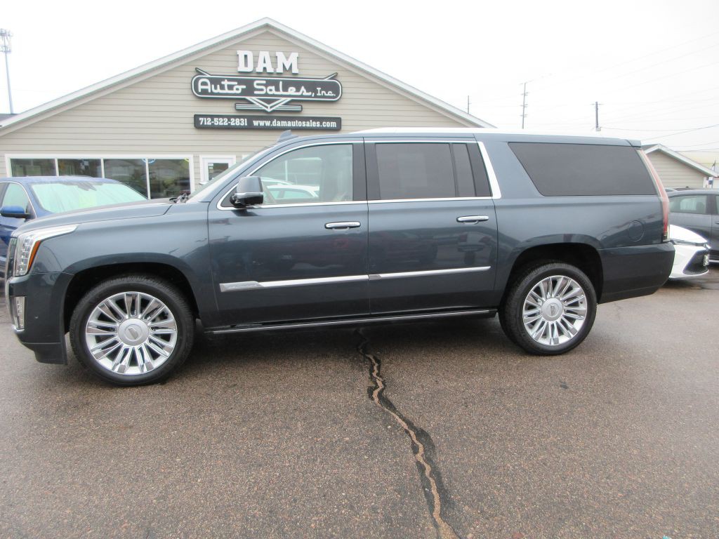 2019 Cadillac Escalade Image 2